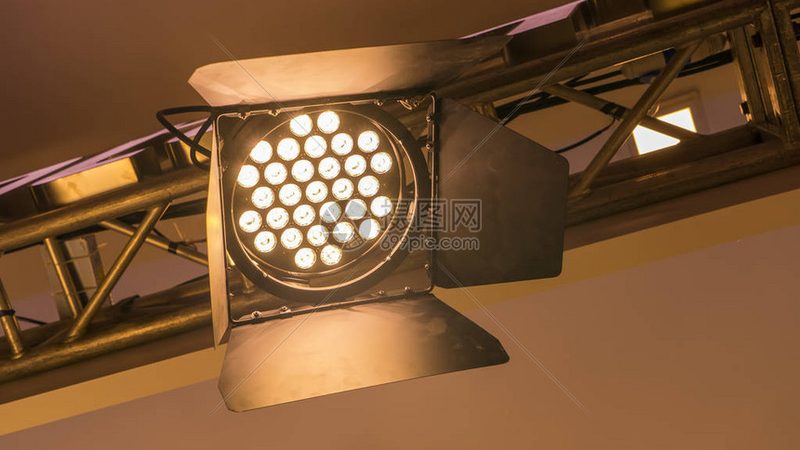 别墅花园庭院灯效果图安装价格